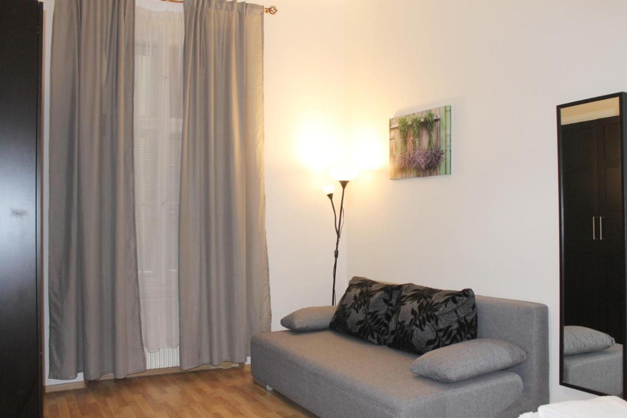 פראג Modern Apartment Ve Smeckach 28 מראה חיצוני תמונה