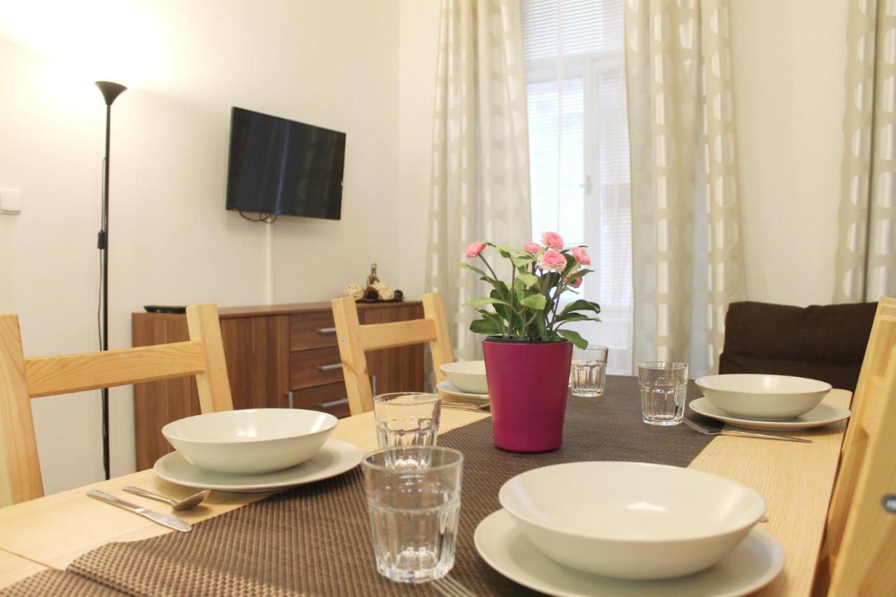 פראג Modern Apartment Ve Smeckach 28 מראה חיצוני תמונה